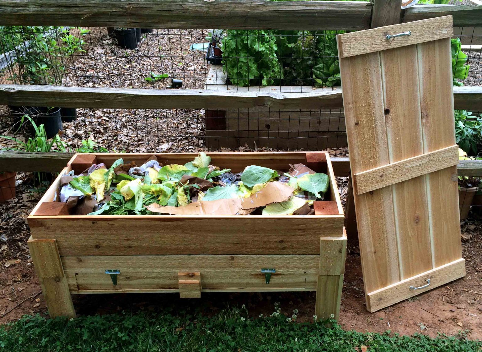 How To Make A Stylish Functional Worm Bin – Worm Farming Secrets